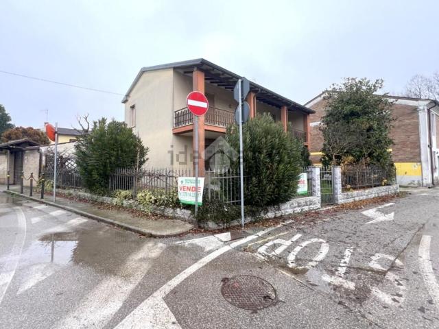 Case e ville in vendita di 204 m² in Strada Campagnola, 7