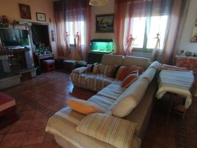 Case e ville in vendita di 2050 m²