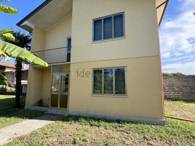 Case e ville in vendita di 205 m²
