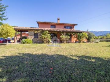Case e ville in vendita di 205 m² in Via Canniccia, 25