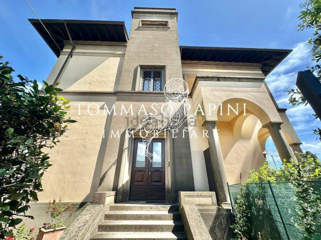 Case e ville in vendita di 205 m² in Via Bolognese, 99