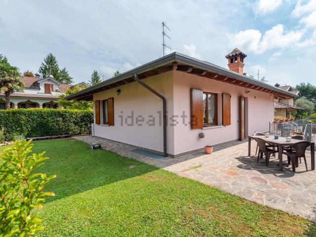 Case e ville in vendita di 205 m² in Via Don Zucchi, 192