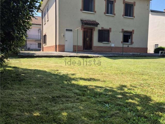 Case e ville in vendita di 205 m² in Via Fermi