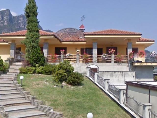 Case e ville in vendita di 205 m² in Via LUISETTA, 22