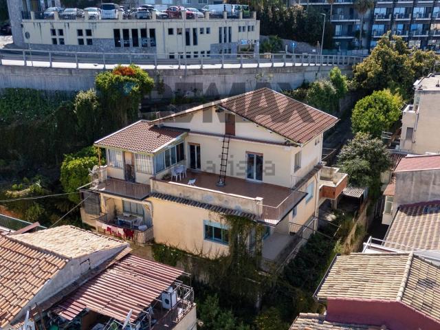 Case e ville in vendita di 205 m² in Via Porta Pasquale, 57