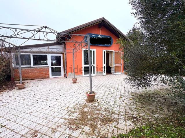 Case e ville in vendita di 205 m² in Via Isola Sant&apos Elena, 3