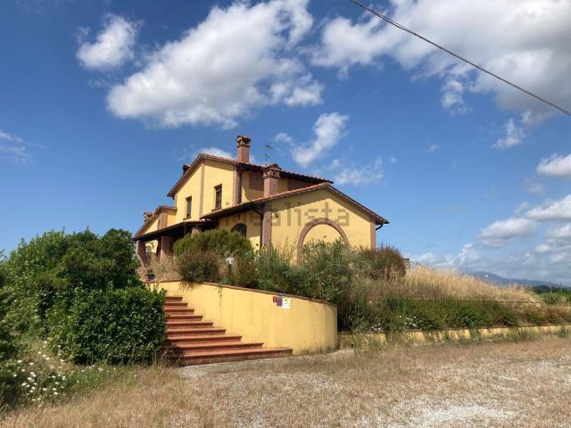 Case e ville in vendita di 205 m² in Via vaiano
