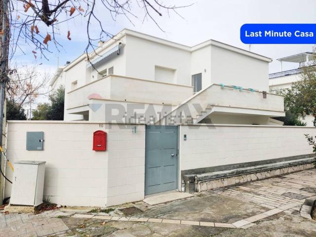 Case e ville in vendita di 205 m² in Viale delle Palme, 10