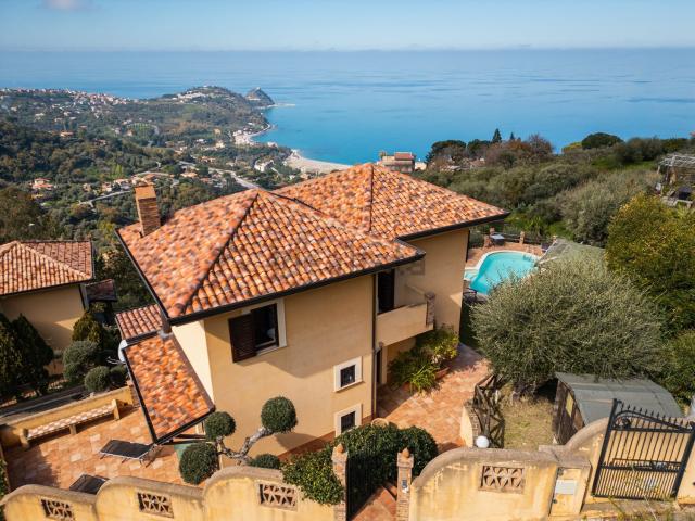 Case e ville in vendita di 205 m² in Contrada Scafa