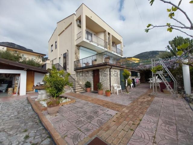 Case e ville in vendita di 205 m² in Località Viscigliosa, 7