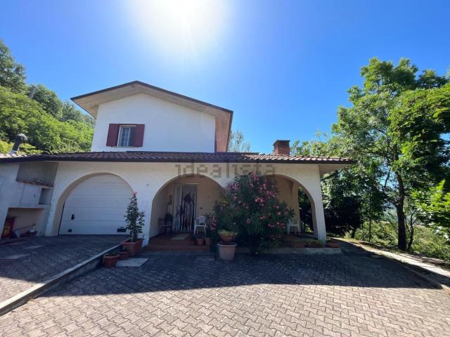 Case e ville in vendita di 205 m² in Località Serra di Carviano