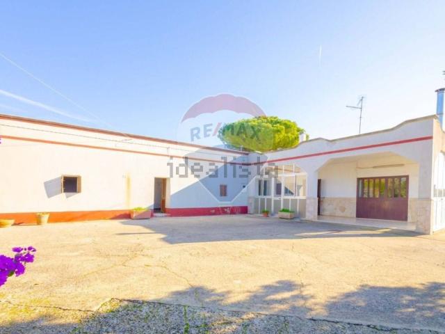 Case e ville in vendita di 205 m² in Strada Franzullo II G, 18