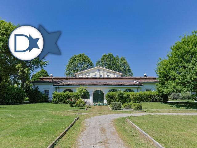 Case e ville in vendita di 2063 m² in Via Modenese