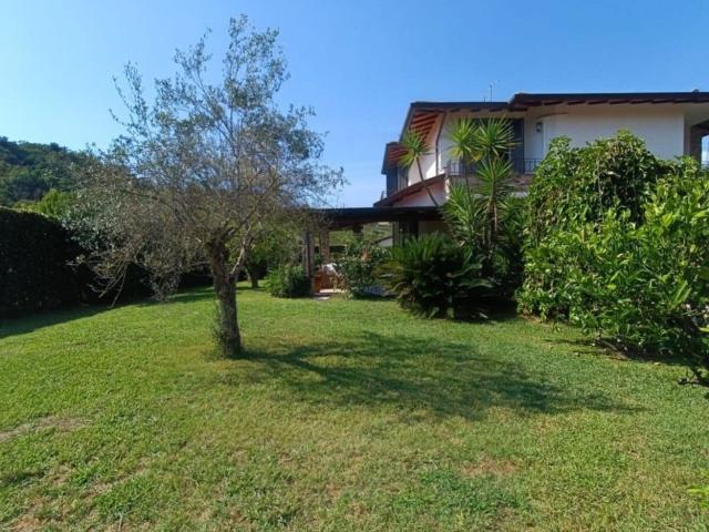 Case e ville in vendita di 206 m²