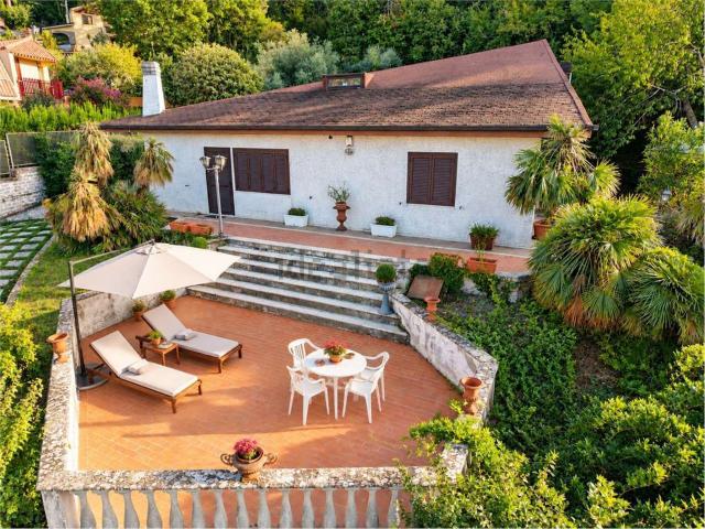Case e ville in vendita di 206 m²