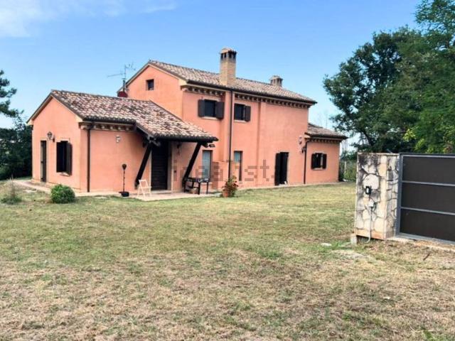 Case e ville in vendita di 206 m²