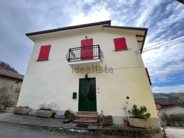 Case e ville in vendita di 206 m² in Via Cortogno, 7