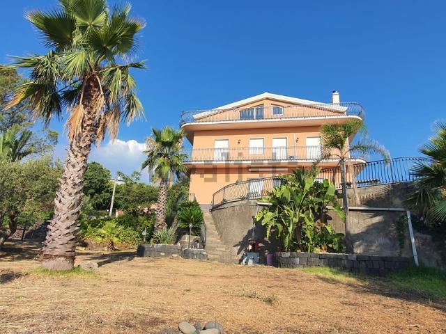 Case e ville in vendita di 206 m² in Via Scorciavacca Montarsi