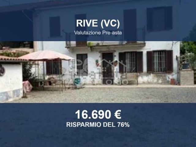 Case e ville in vendita di 206 m² in Via Trino, 4