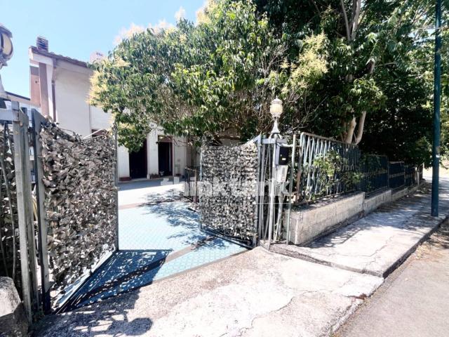 Case e ville in vendita di 206 m² in Via Vittorio Emanuele III