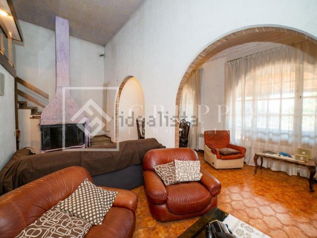 Case e ville in vendita di 207 m² in Via Colle Ottorino Nord, 12