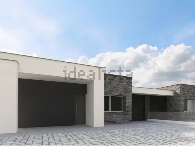 Case e ville in vendita di 207 m² in Via Castiglione