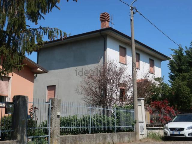 Case e ville in vendita di 207 m² in Via Cerredo, 39