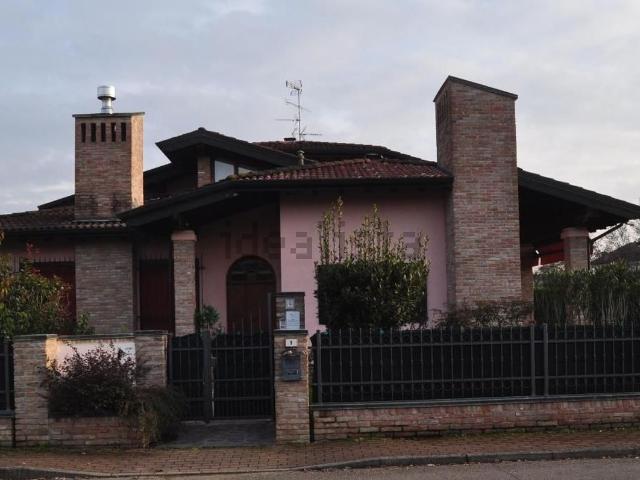 Case e ville in vendita di 207 m² in Via Ampere/