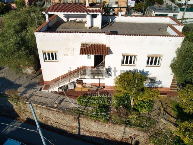 Case e ville in vendita di 207 m² in Via Bellavista, 12