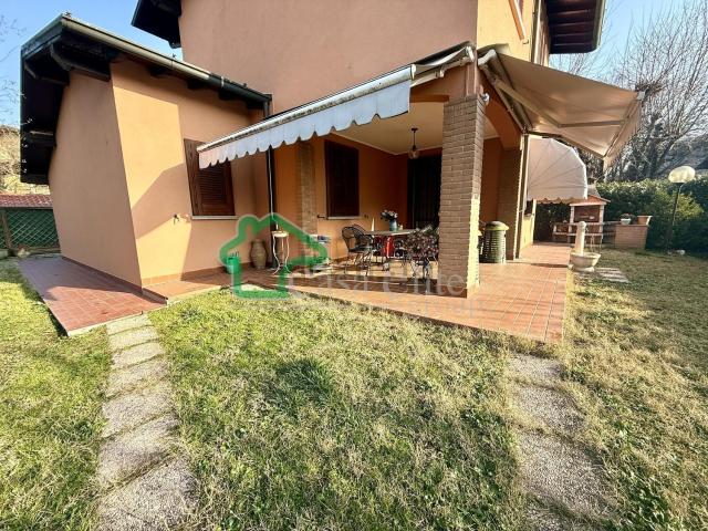 Case e ville in vendita di 207 m² in Via Francesco Bonaccorsi