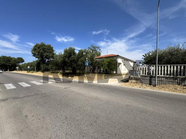 Case e ville in vendita di 207 m² in Via Lanciano, 123