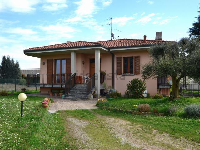 Case e ville in vendita di 207 m² in Via Roma, 94