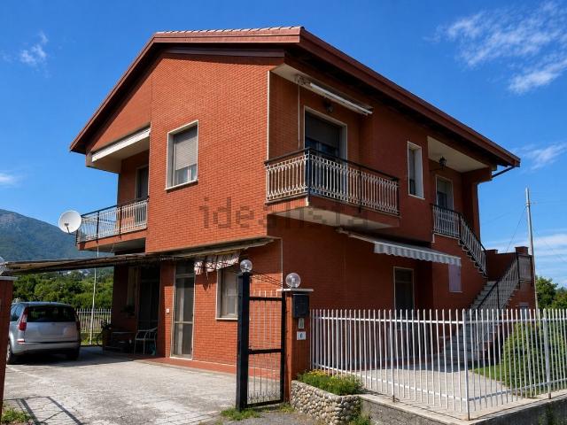 Case e ville in vendita di 207 m² in Via Tiziano, 6