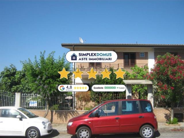 Case e ville in vendita di 207 m² in Strada Statale 111