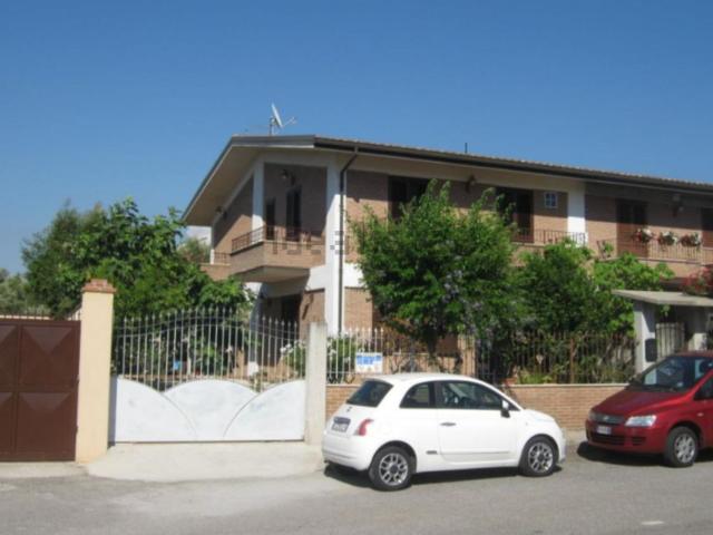 Case e ville in vendita di 207 m² in Strada Statale 111