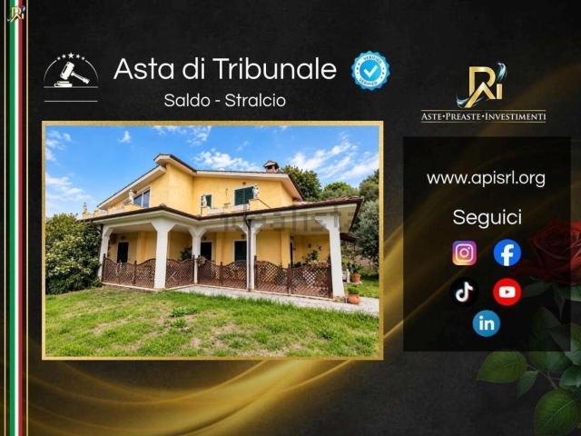 Case e ville in vendita di 208 m² in Via Fontecarmine