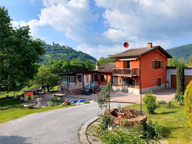 Case e ville in vendita di 208 m² in Via Miniera, 9