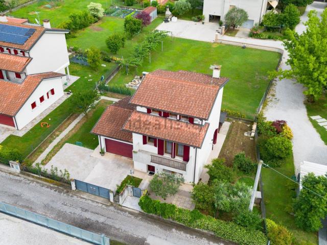 Case e ville in vendita di 208 m² in Via S. Maria, 3