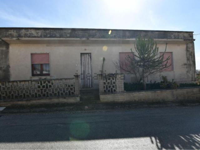 Case e ville in vendita di 208 m² in Via Papa Roncalli