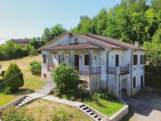 Case e ville in vendita di 208 m² in Località Pezzolo