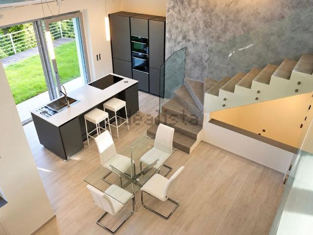 Case e ville in vendita di 208 m² in Strada della Rocca