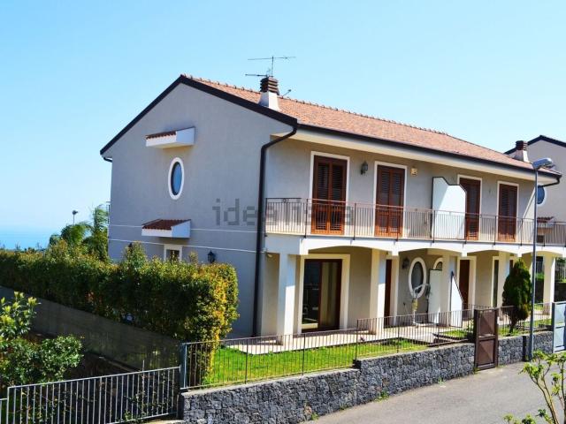 Case e ville in vendita di 209 m²