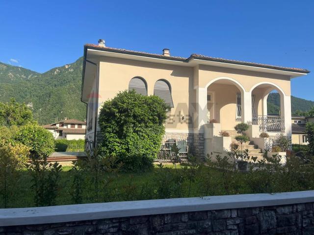 Case e ville in vendita di 209 m²