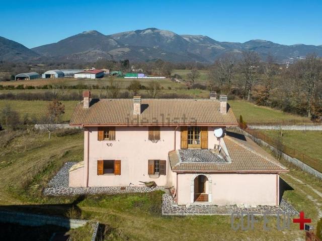 Case e ville in vendita di 209 m² in Via Di Villa Lucci
