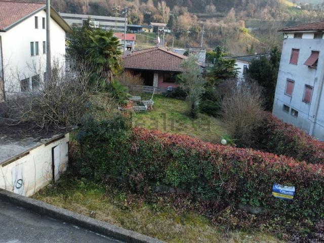 Case e ville in vendita di 209 m² in Via Nazionale, 14