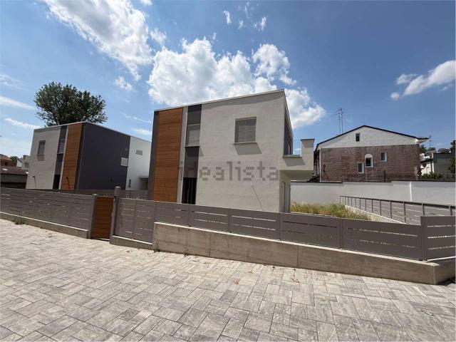 Case e ville in vendita di 209 m² in Via Piangipane