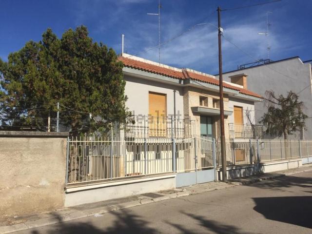Case e ville in vendita di 210 m²