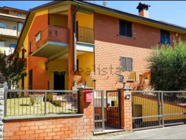 Case e ville in vendita di 210 m²