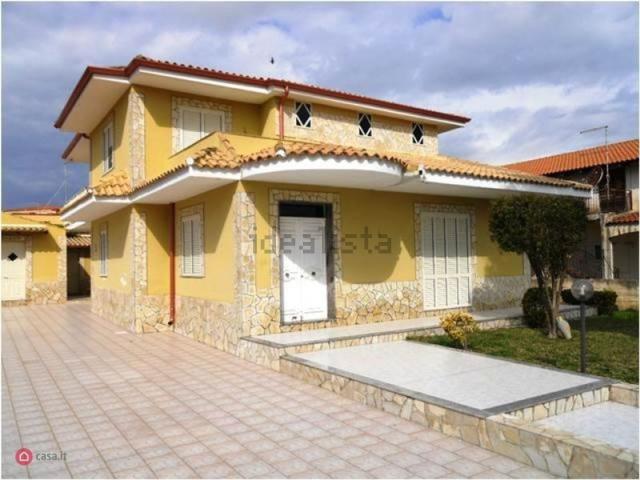 Case e ville in vendita di 210 m²