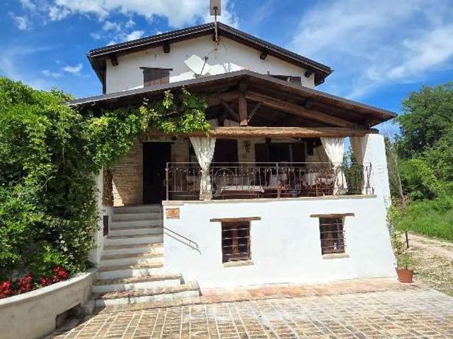 Case e ville in vendita di 210 m²